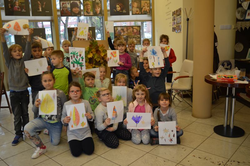 Jesienią, jesienią sady się rumienią…