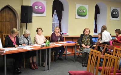PIĘKNIE MÓWILI DZISIAJ W MIEJSKIEJ BIBLIOTECE. W KONKURSIE KRASOMÓWCZYM ZWYCIĘŻYŁY EMILIA JANKOWSKA I AGATA OŻGA