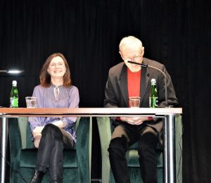 Teatr przy stoliku "Dwoje na huśtawce"
