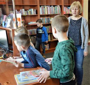 Przedszkolaki w bibliotece